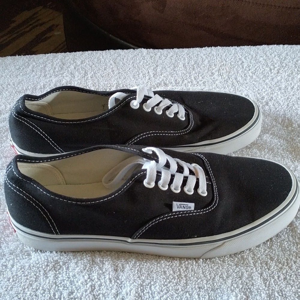 Vans size 9.5 black skate sneakers